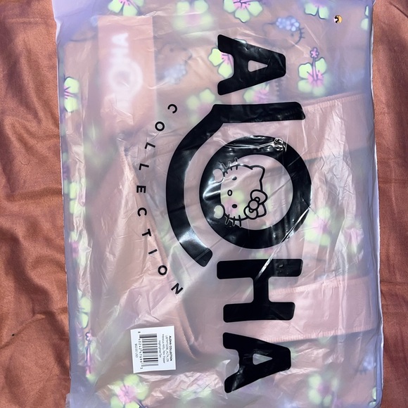 ALOHA Collection x Hello Kitty - Picture 5 of 5